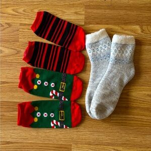 NEW Disney Christmas NEW 3 pair socks/ Footies variety extra soft NWOT